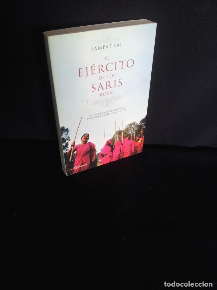 Libros de segunda mano: SAMPAT PAL - EL EJERCITO DE LOS SARIS ROSAS - PLANETA 2009 - Foto 1
