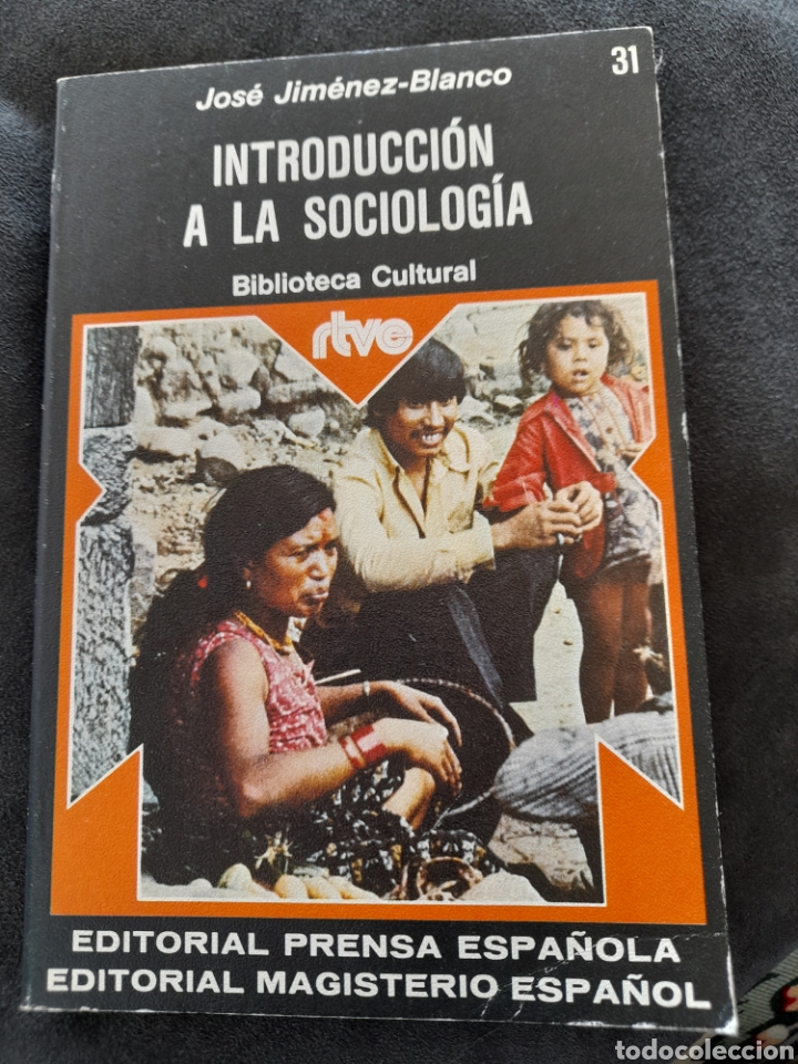 Libros de segunda mano: Introducci&oacute;n a la sociolog&iacute;a. Jos&eacute; Jim&eacute;nez Blanco - Foto 1