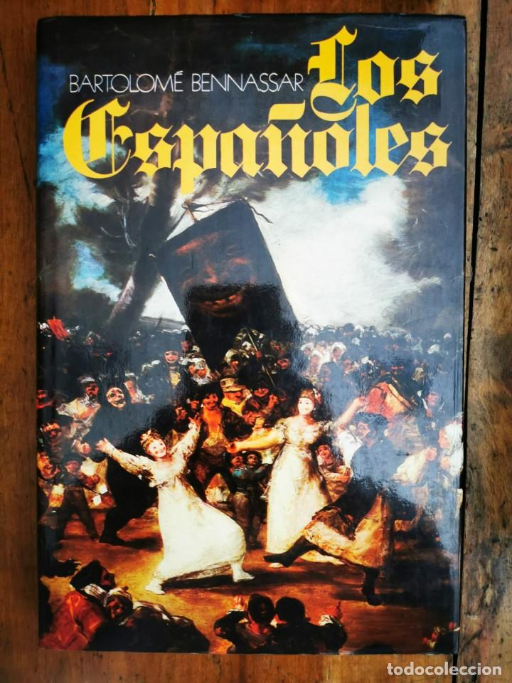 Libros de segunda mano: BENNASSAR, Bartolom&eacute;. Los espa&ntilde;oles: actitudes y mentalidades - Foto 1