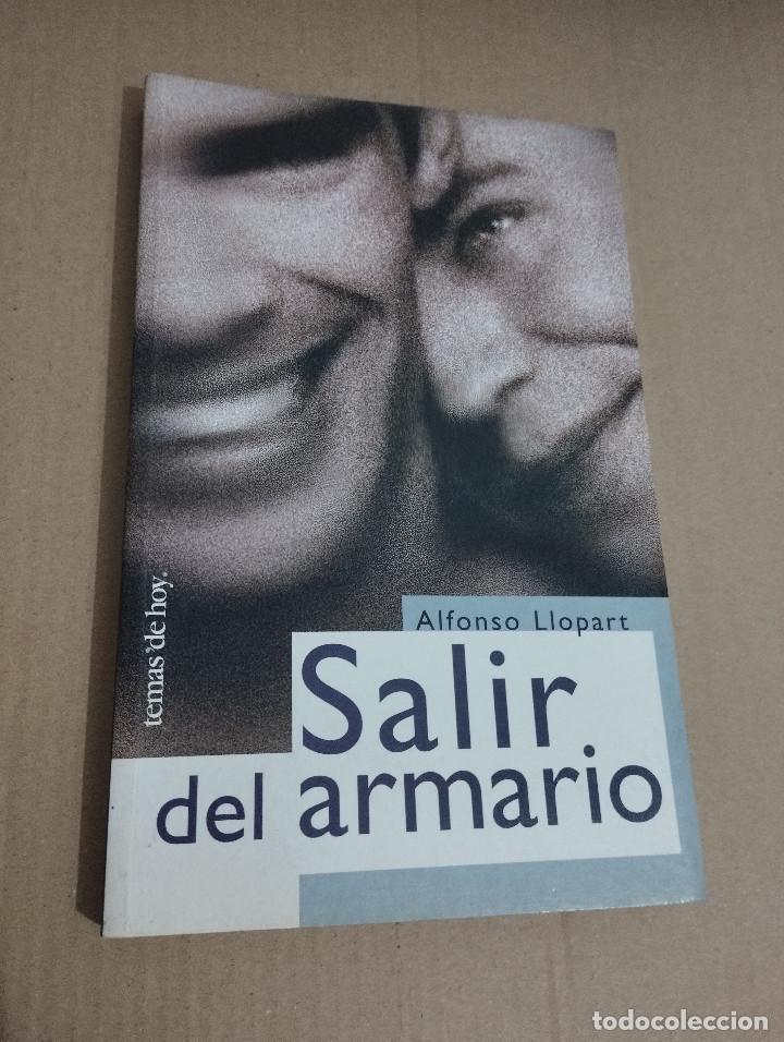 Libros de segunda mano: SALIR DEL ARMARIO (ALFONSO LLOPART) - Foto 1