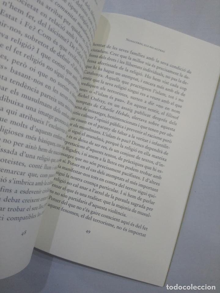 Libros de segunda mano: V.A. - Viure amb els altres - Foto 3