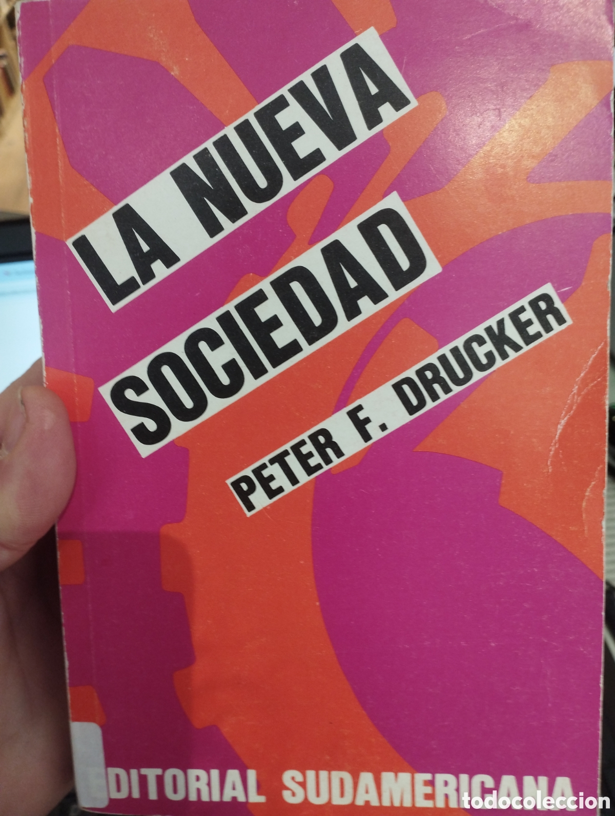 Libros de segunda mano: Peter F, Drucker. La nueva sociedad - Foto 1