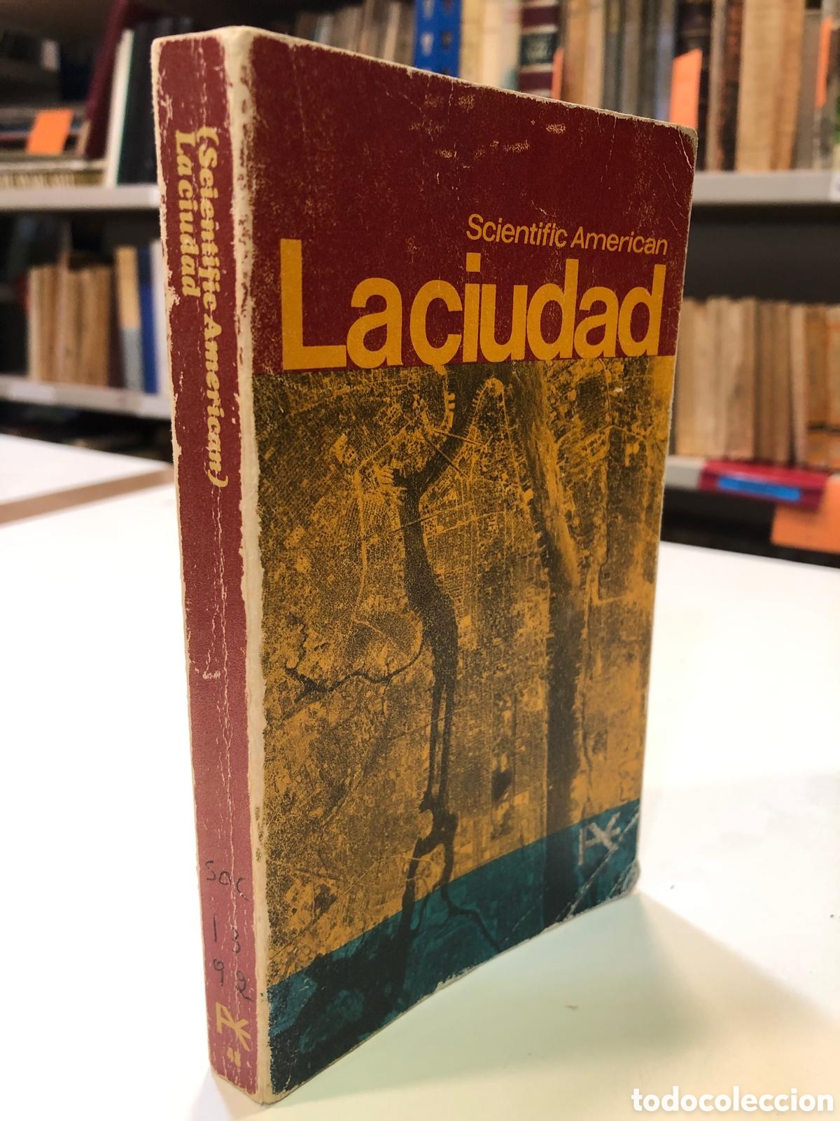 Libros de segunda mano: La ciudad - Scientific American - Foto 1