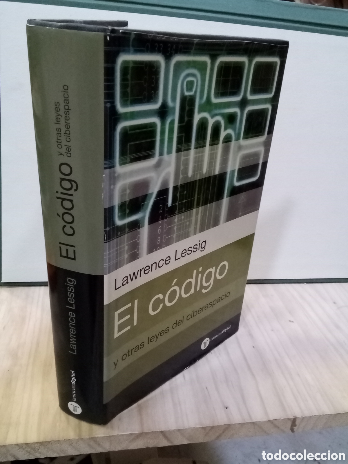Libri di seconda mano: Lawrence Lessig : El c&oacute;digo y otras leyes del ciberespacio