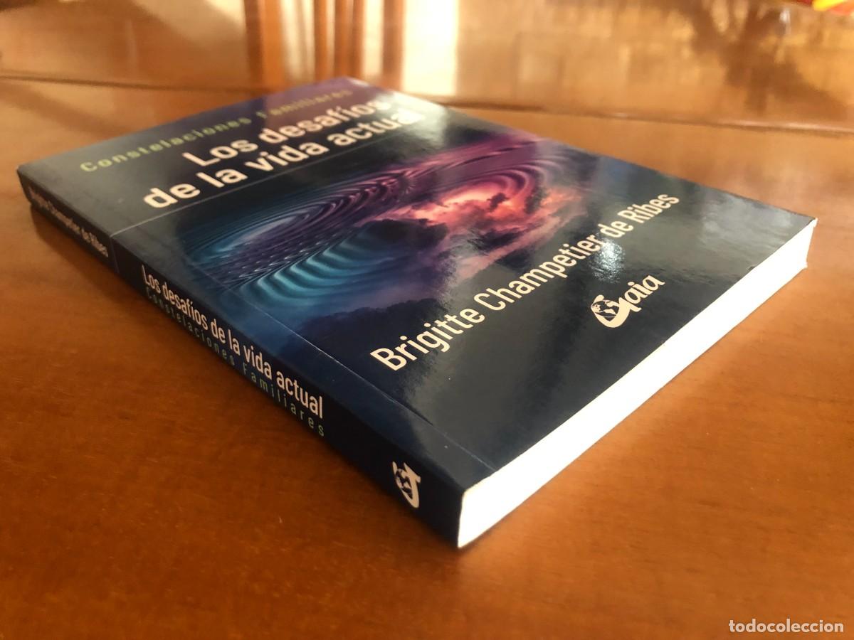 Libros de segunda mano: Los desaf&iacute;os de la vida actual - Foto 2