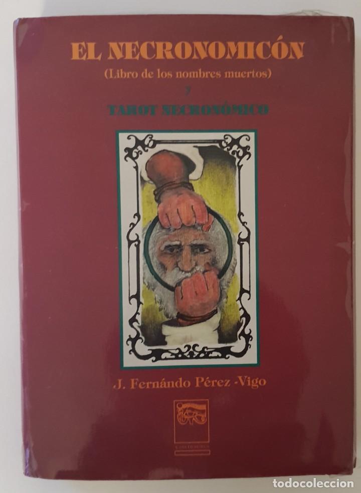 Libros de segunda mano: El Necromic&oacute;n y Tarot necron&oacute;mico - Foto 1