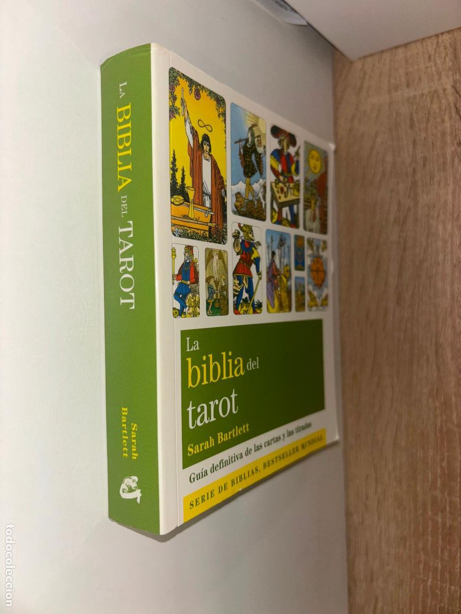 Libros de segunda mano: LA BIBLIA DEL TAROT - SARAH BARTLETT - CIRCULO LECTORES 2015 - Foto 1