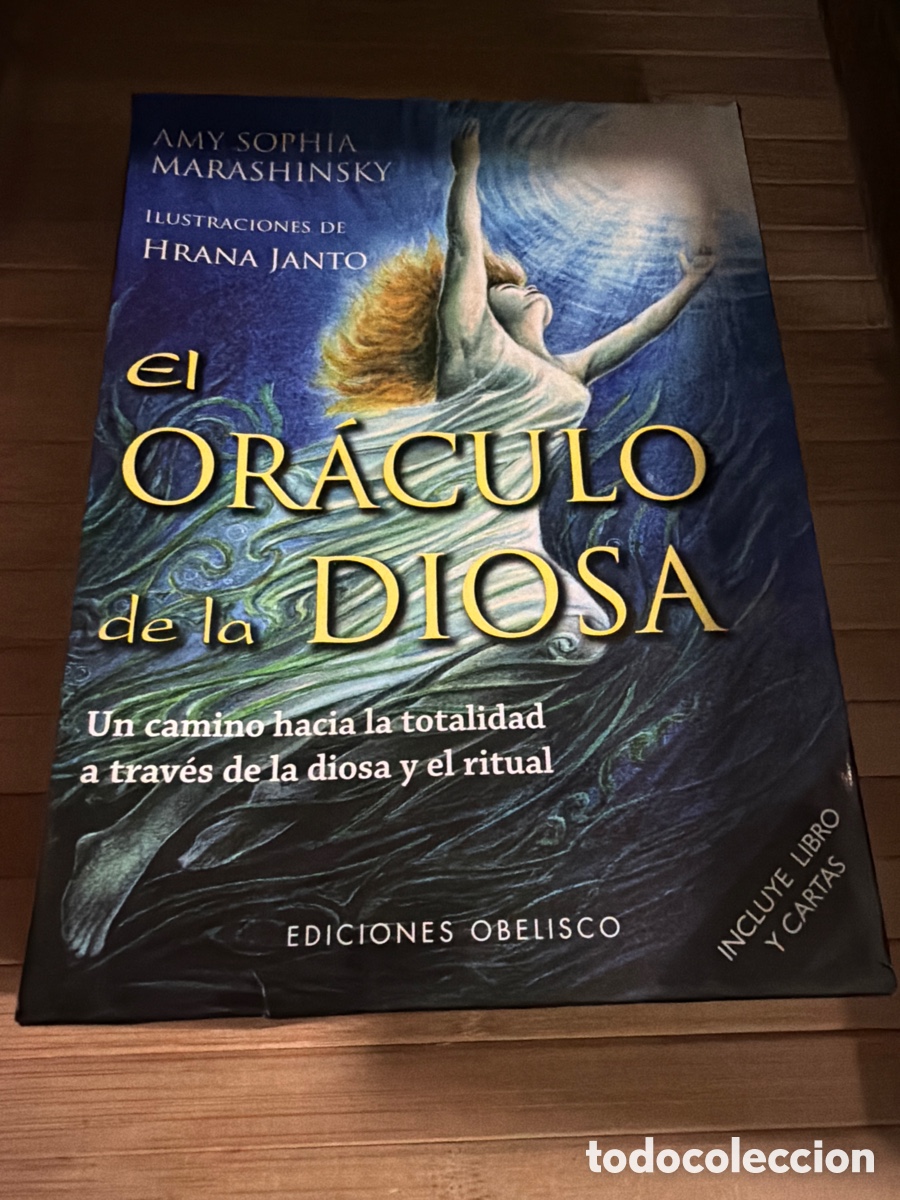 Libros de segunda mano: El or&aacute;culo de la diosa incluye Libro y cartas - Foto 1
