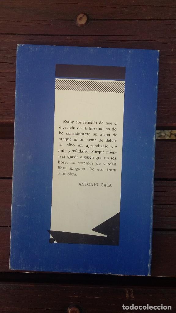 Libros de segunda mano: CEMENTERIO DE P&Aacute;JAROS. Antonio Gala - Foto 2