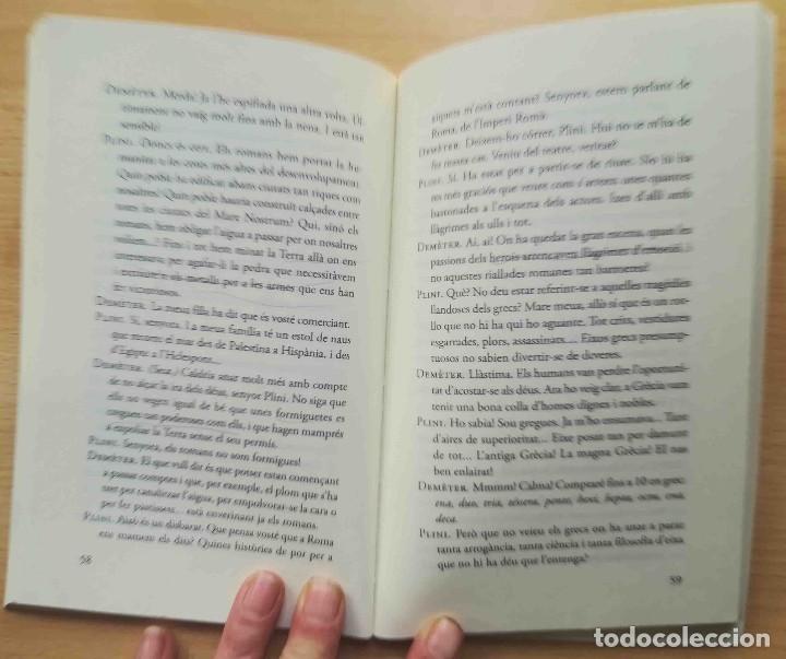 Libros de segunda mano: Deesses per nassos (Antoni Torre&ntilde;o) Bromera 2011 - Foto 2