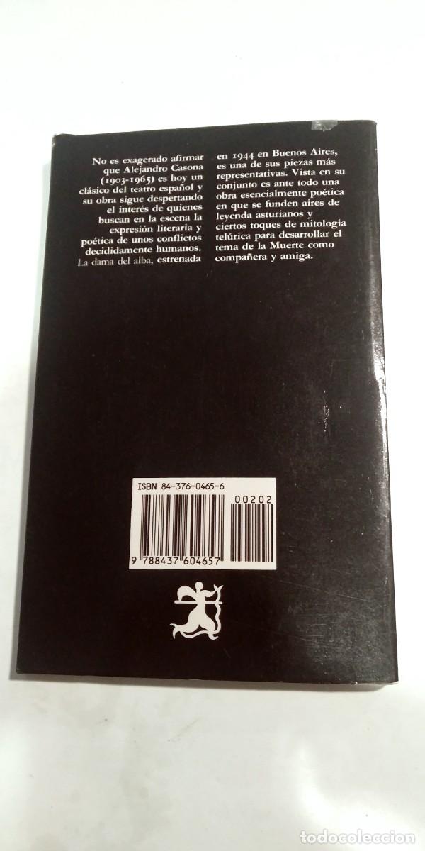 Libros de segunda mano: La dama del alba Alejandro Casanova C&aacute;tedra - Foto 2