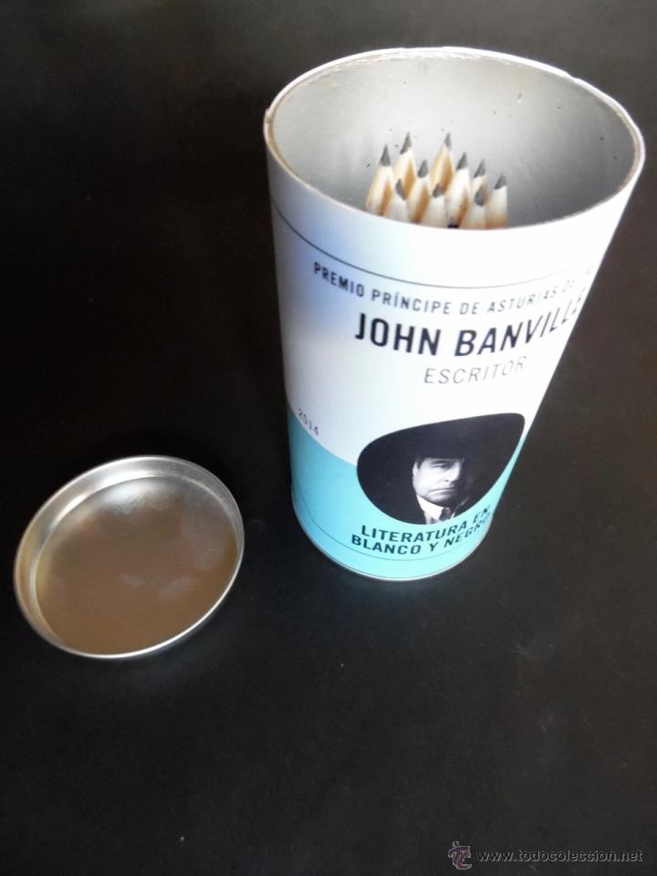 Libros de segunda mano: Banville Black. Caja-cilindro +10 l&aacute;pices promoci&oacute;n Pr&iacute;ncipe Asturias. John Banville Benjamin Black