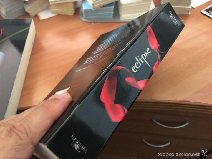 Libros de segunda mano: ECLIPSE (STEPHENIE MEYER) (LB30) - Foto 2