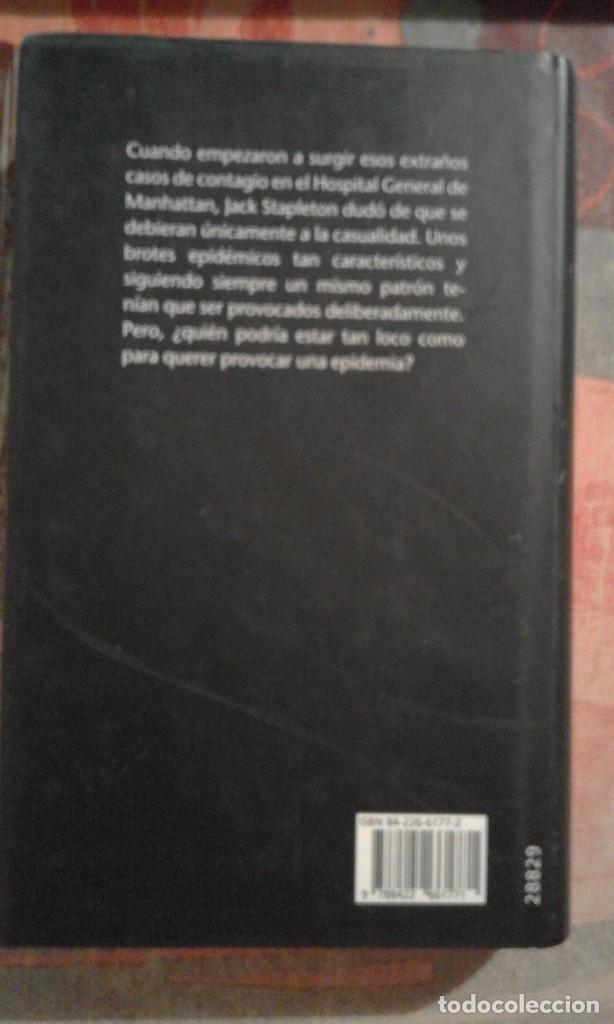 Libros de segunda mano: Contagio - Robin Cook - Foto 2
