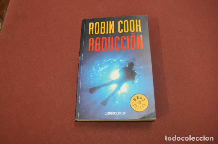 Libros de segunda mano: Abducci&oacute;n - Robin Cook -DEBOLSILLO - Foto 1