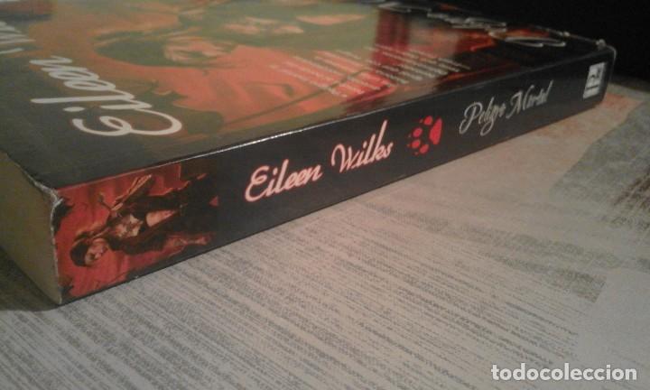 Libros de segunda mano: Peligro mortal - Eileen Wilks - Foto 6