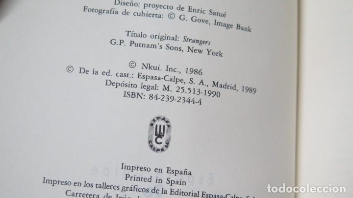 Libros de segunda mano: EXTRA&Ntilde;OS. DEAN R KOONTZ - Foto 2