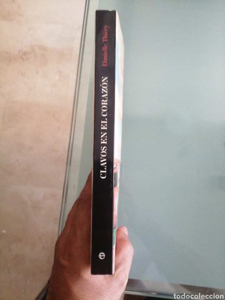 Libros de segunda mano: Clavos en el coraz&oacute;n - Foto 3