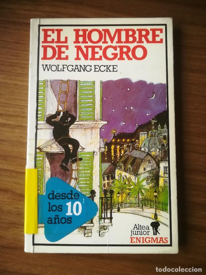 Libros de segunda mano: EL HOMBRE DE NEGRO WOLFGANG ECKE ALTEA JUNIOR ENIGMAS 27