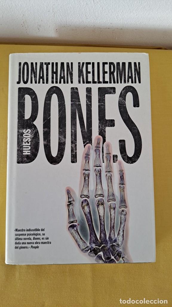 Libros de segunda mano: JONATHAN KELLERMAN - BONES, HUESOS - EDICIONES MOSAICO 2010 - Foto 2