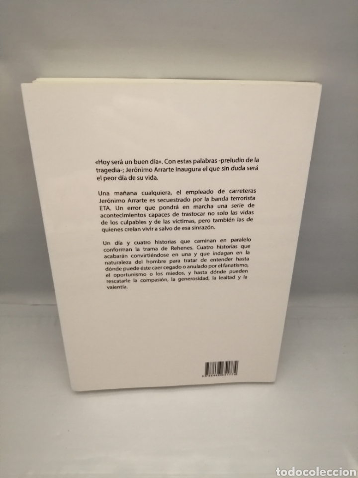Libros de segunda mano: Rehenes - Foto 2