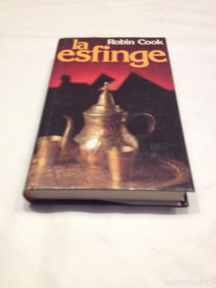 Libros de segunda mano: LA ESFINGE - ROBIN COOK - Foto 1