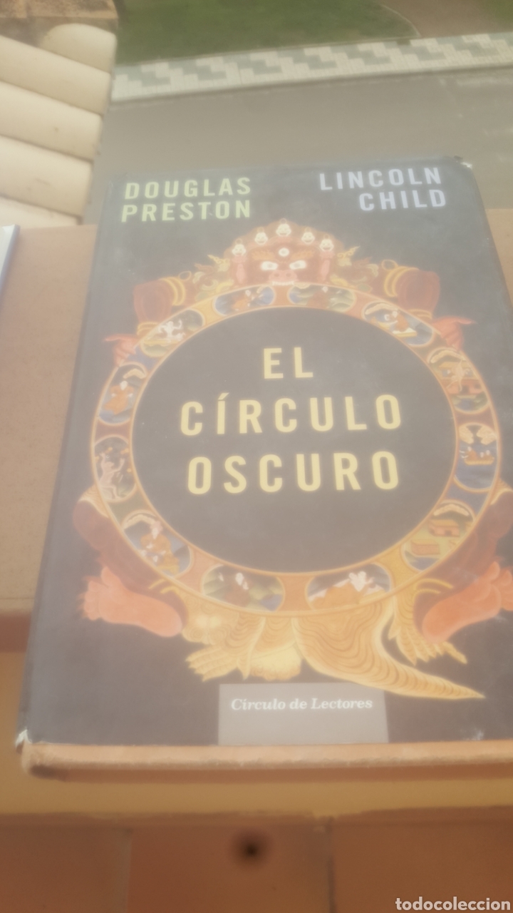 Libros de segunda mano: El circulo oscuro - Foto 1
