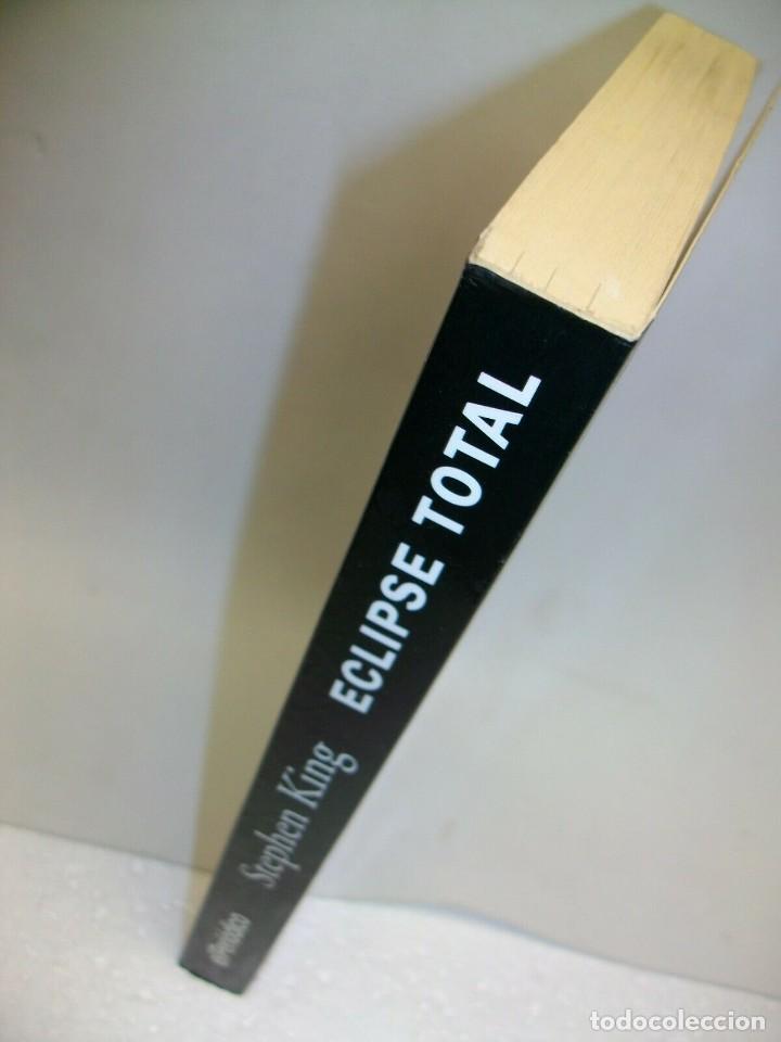 Libros de segunda mano: STEPHEN KING ECLIPSE TOTAL LIBRO - Foto 2