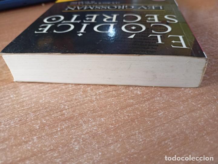 Libros de segunda mano: El c&oacute;dice secreto - Lev Grossman - Foto 3