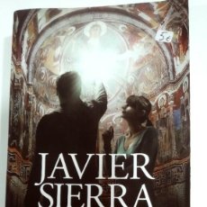 Libros de segunda mano: EL FUEGO INVISIBLE JAVIER SIERRA. Lote 314024883
