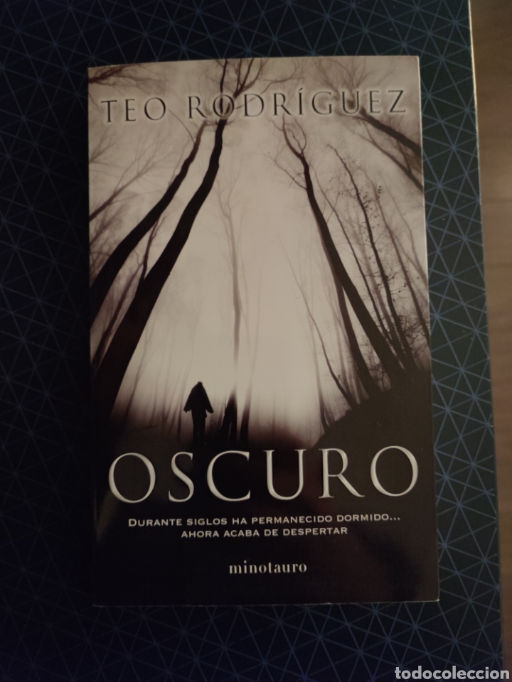 Libros de segunda mano: Oscuro. Rodriguez - Foto 1