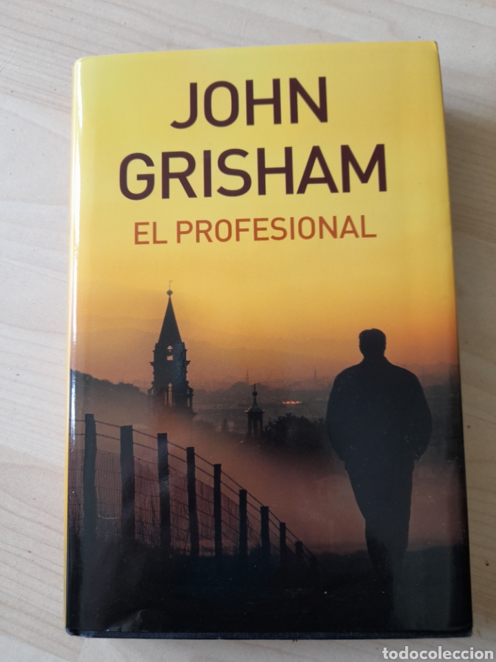 Libros de segunda mano: El profesional. John Grisham - Foto 1