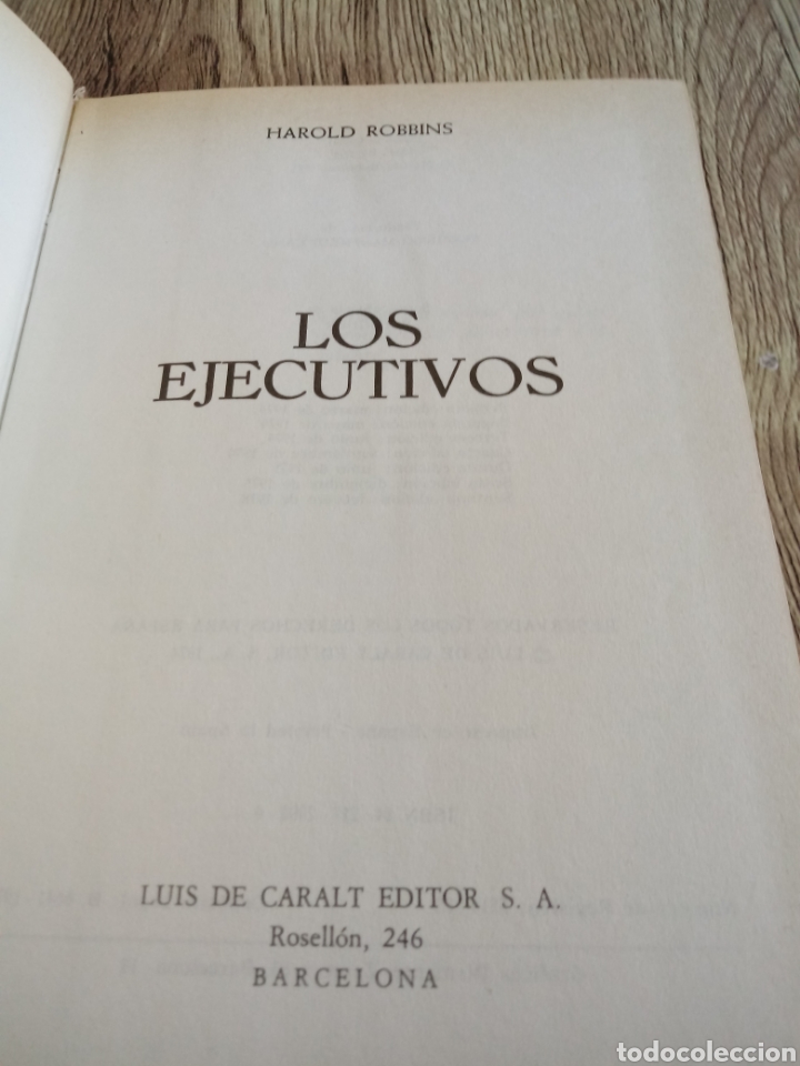 Libros de segunda mano: Los ejecutivos de Harold Robbins - Foto 4