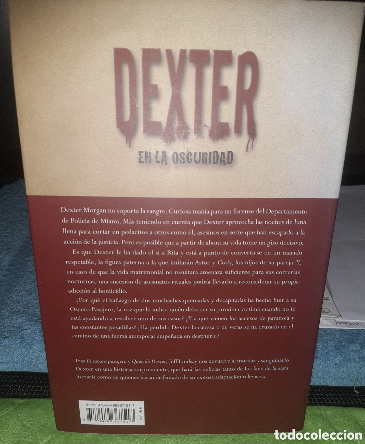 Libros de segunda mano: Dexter en la oscuridad - Foto 2