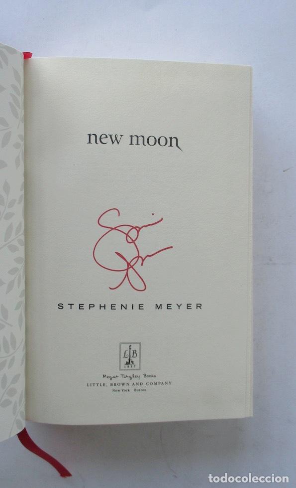 Libros de segunda mano: NEW MOON - STEPHENIE MEYER - Foto 2