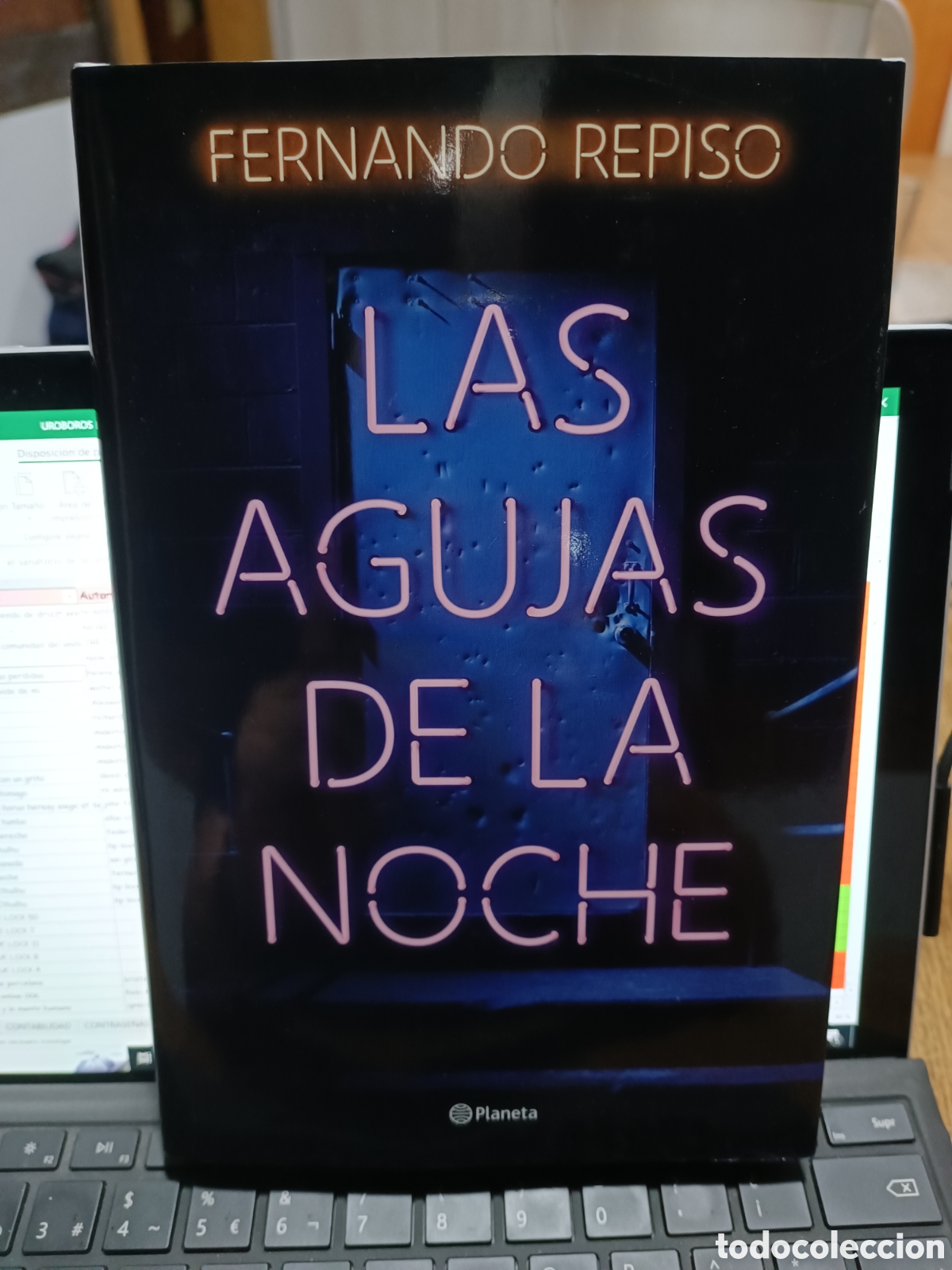 Libros de segunda mano: las agujas de la noche Fernando repiso planeta tapa dura 2022