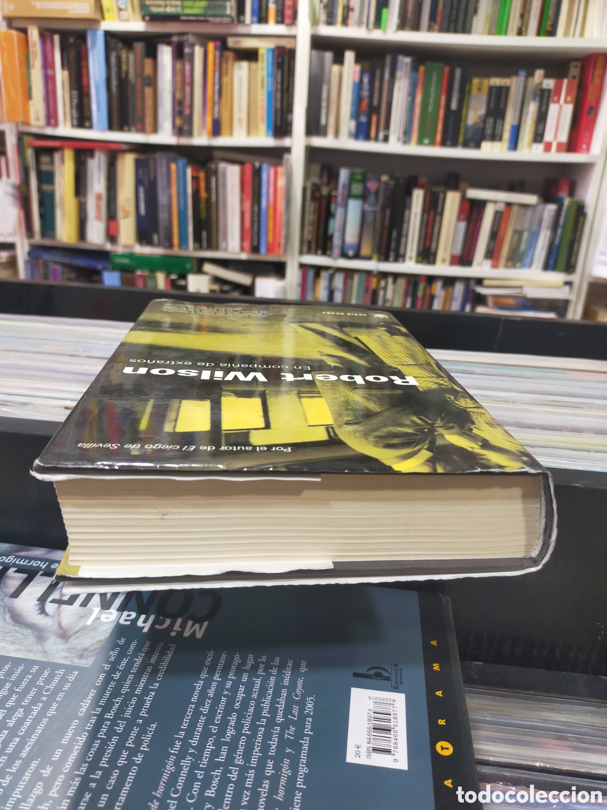 Libros de segunda mano: EN COMPA&Ntilde;&Iacute;A DE EXTRA&Ntilde;OS - ROBERT WILSON - Foto 5