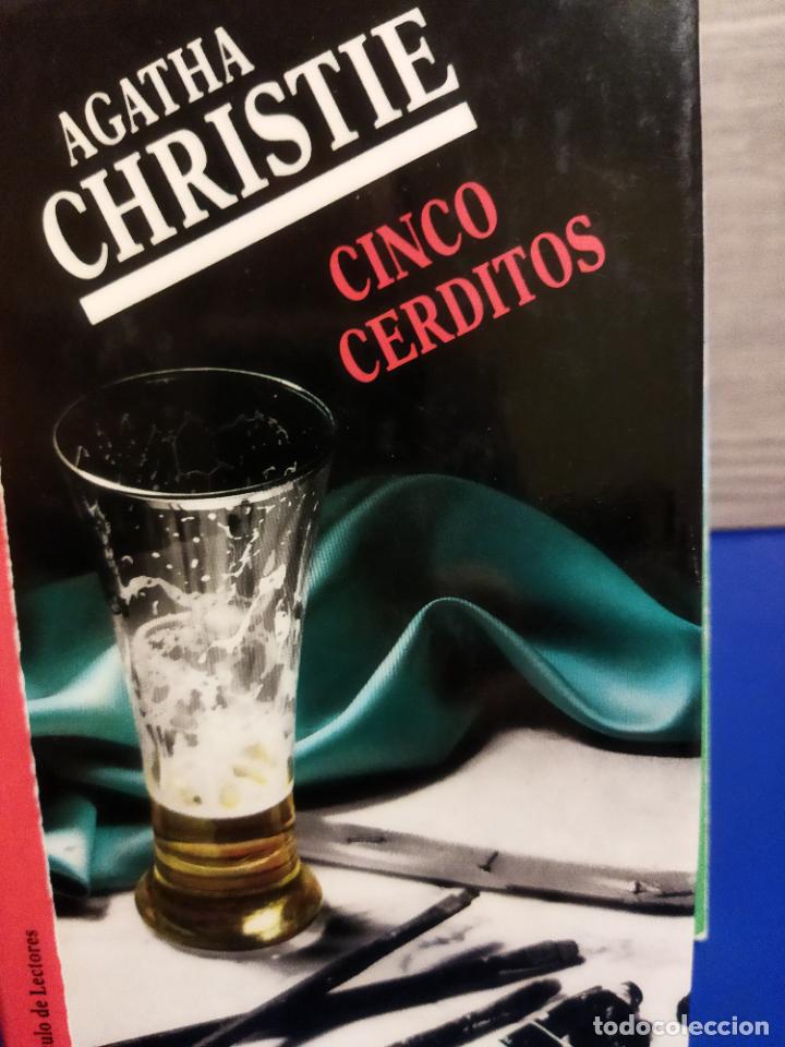 Libros de segunda mano: Cinco cerditos - Foto 1