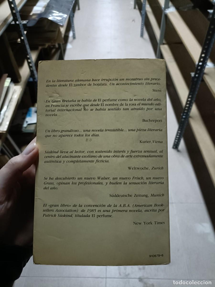 Libros de segunda mano: EL PERFUME. S&Uuml;SKIND, Patrick. 1985 - Foto 2