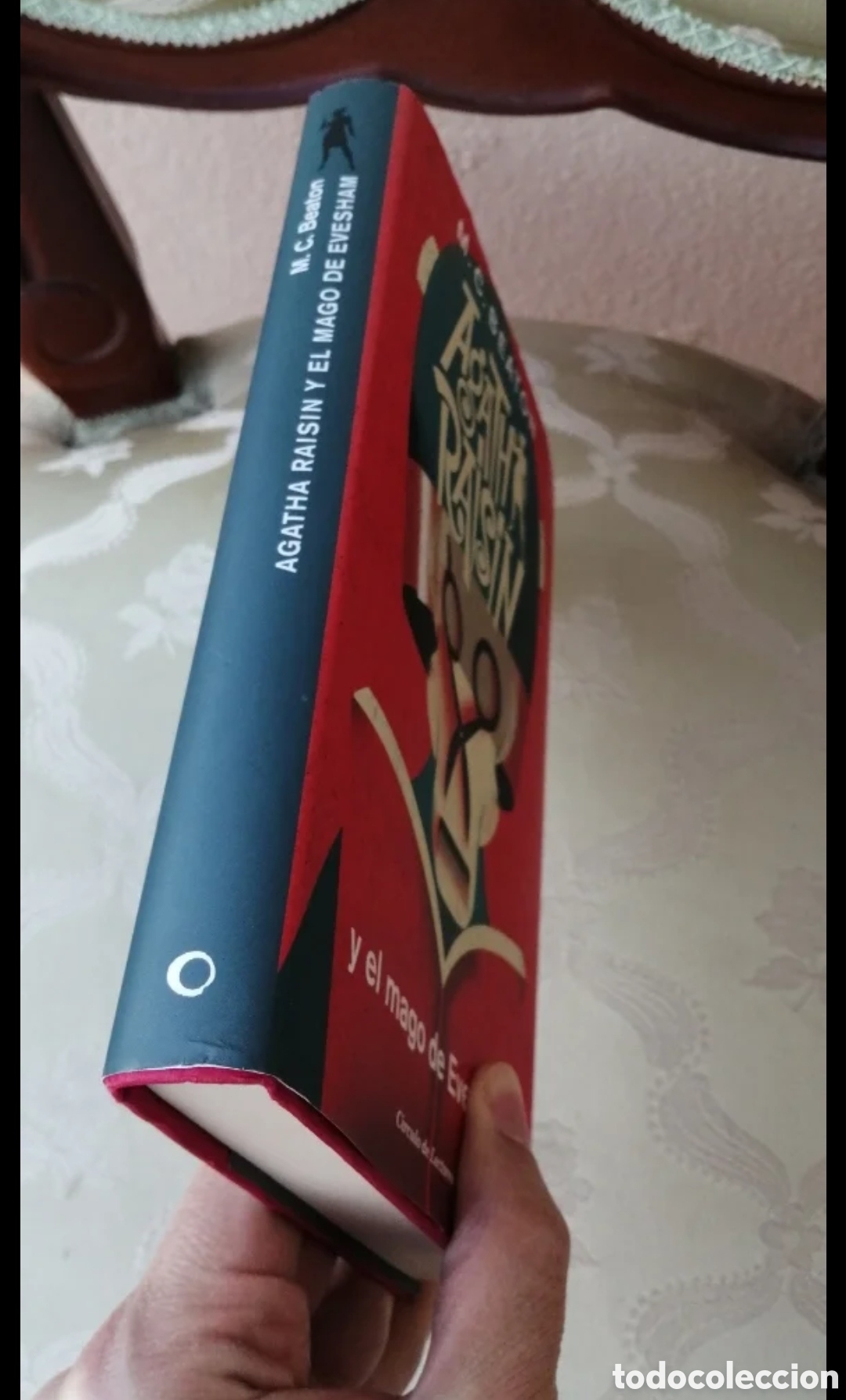 Libros de segunda mano: Agatha Raisin y el mago de Evesham. M. C. Beaton - Foto 2