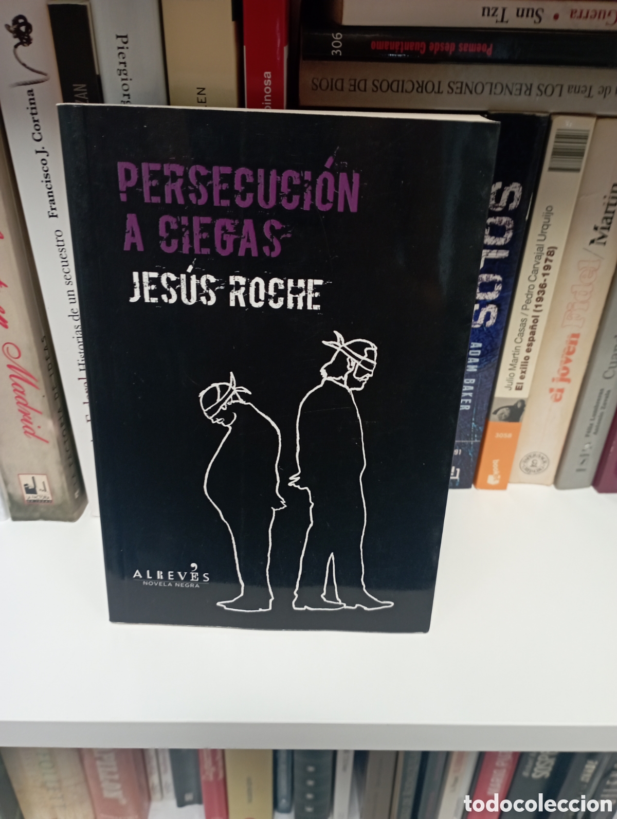 Libros de segunda mano: Persecuci&oacute;n a ciegas - Foto 1