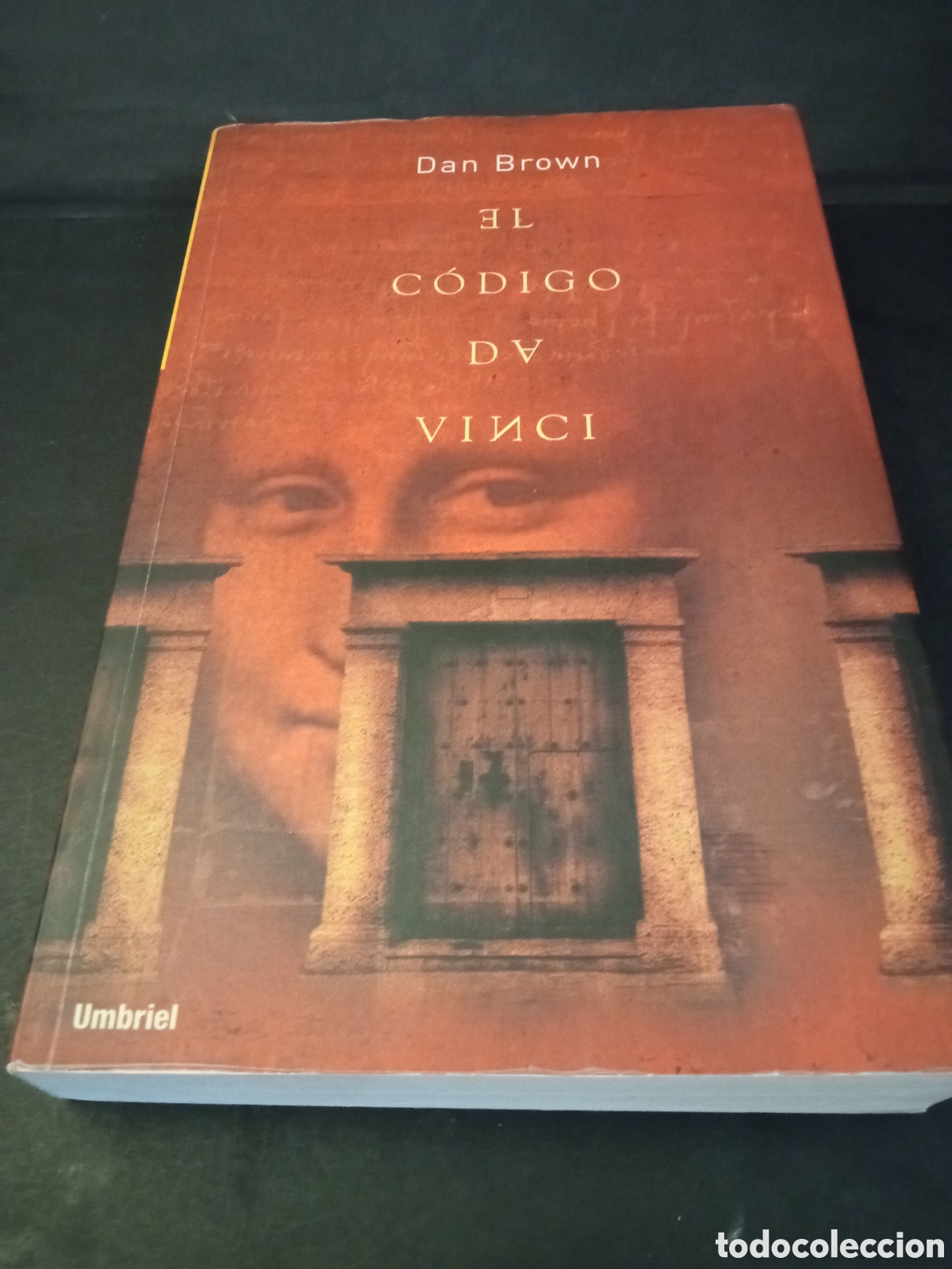 Libros de segunda mano: El c&oacute;digo Da Vinci de Dan Brown - Foto 1