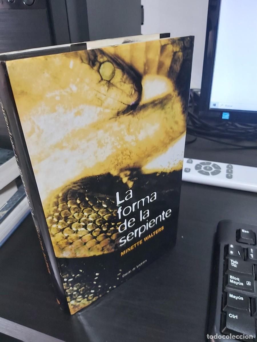 Libros de segunda mano: MINETTE WATERS: LA FORMA DE LA SERPIENTE - Foto 1