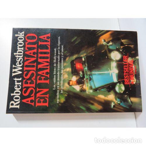 Libri di seconda mano: ASESINATO en FAMILIA - ROBERT WESTBROOK - Sin Especificar