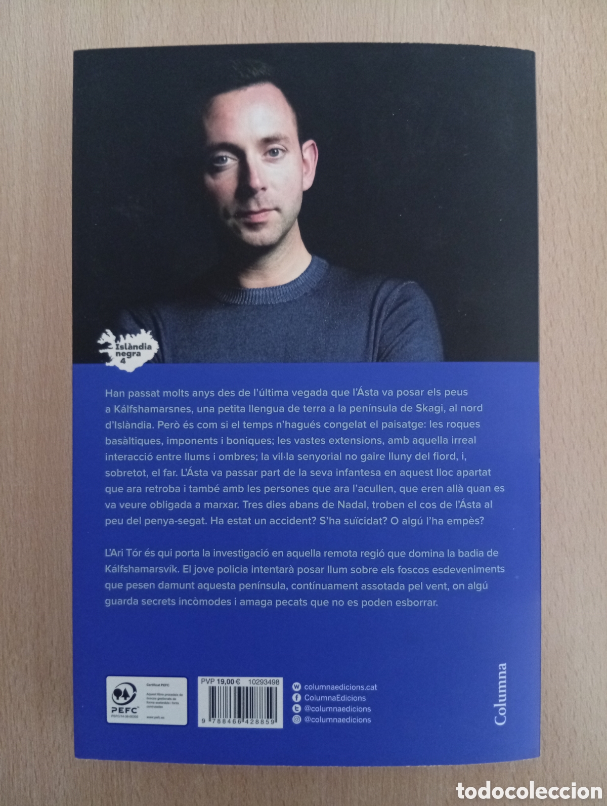 Libros de segunda mano: LA NIT ETERNA. Ragnar Jonasson - Foto 2