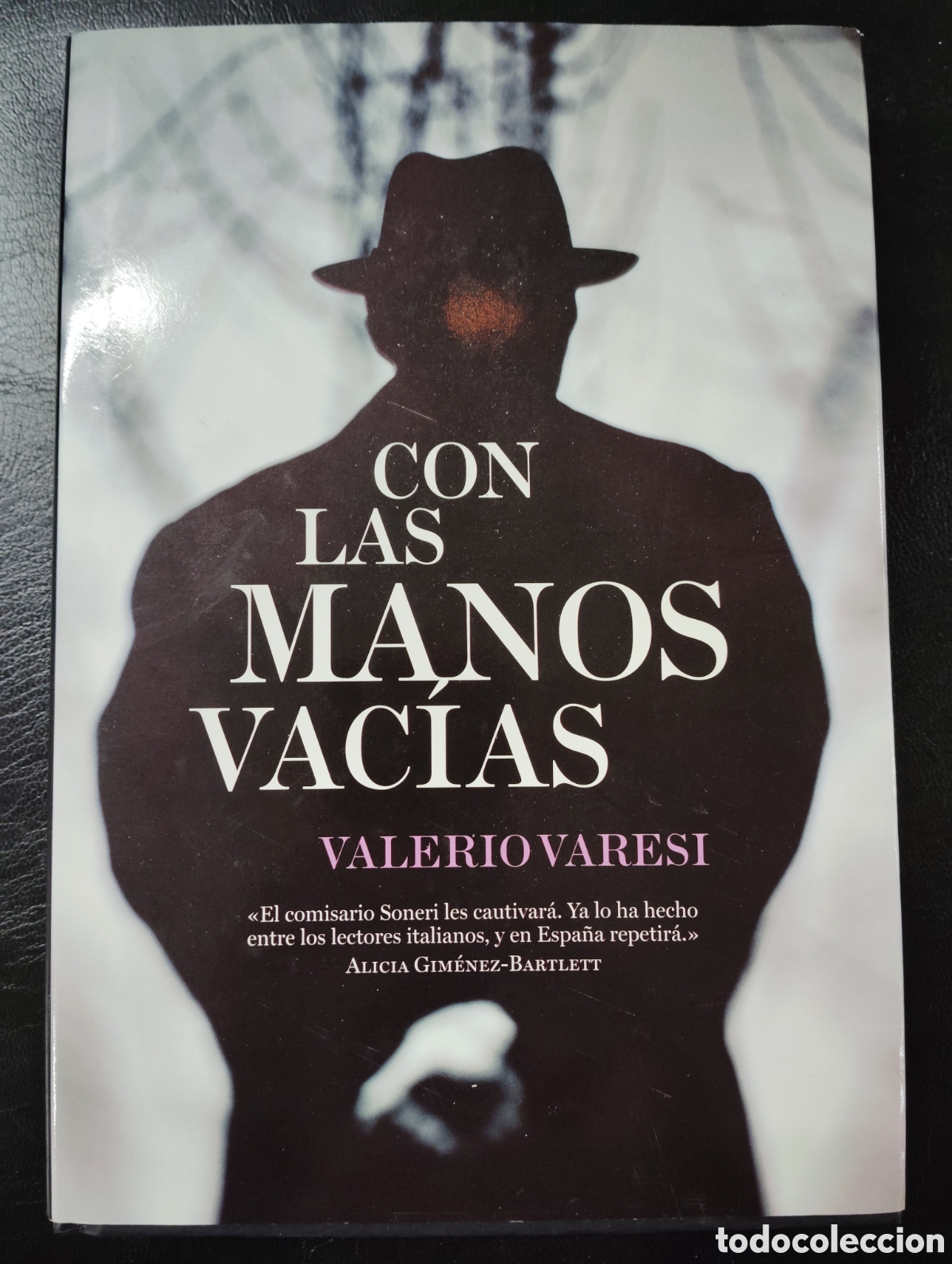 Gebrauchte B&uuml;cher: Con las manos vacias - Valerio Varesi - Mosaico