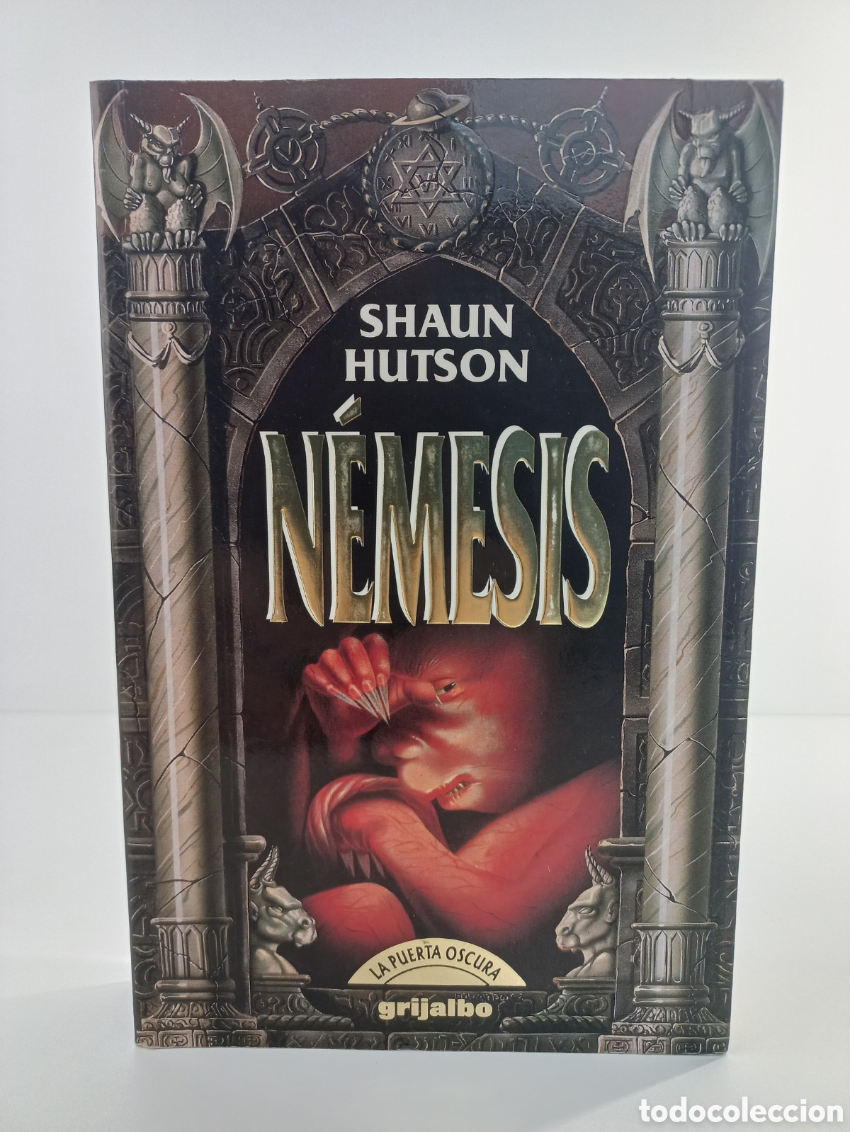 Second hand books: N&eacute;mesis. Shaun Hutson. Grijalbo, la puerta oscura, primera edici&oacute;n, 1992. Terror.