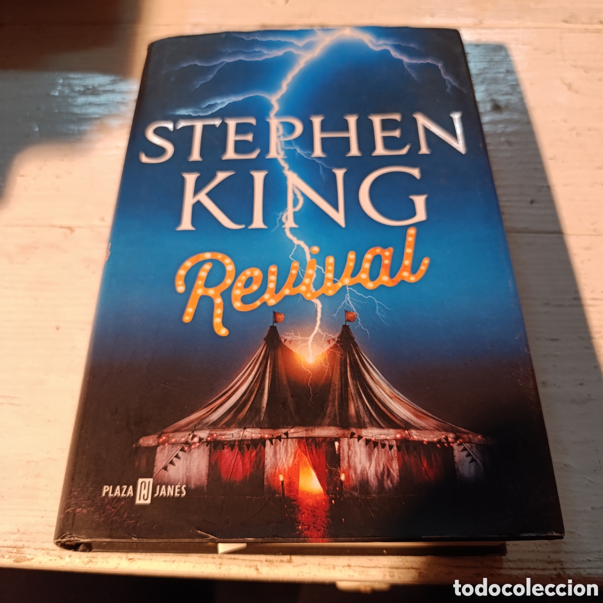 Libros de segunda mano: 1 edici&oacute;n,Stephen King, Revival,Novela de terror c&oacute;smico y suspense.&nbsp;