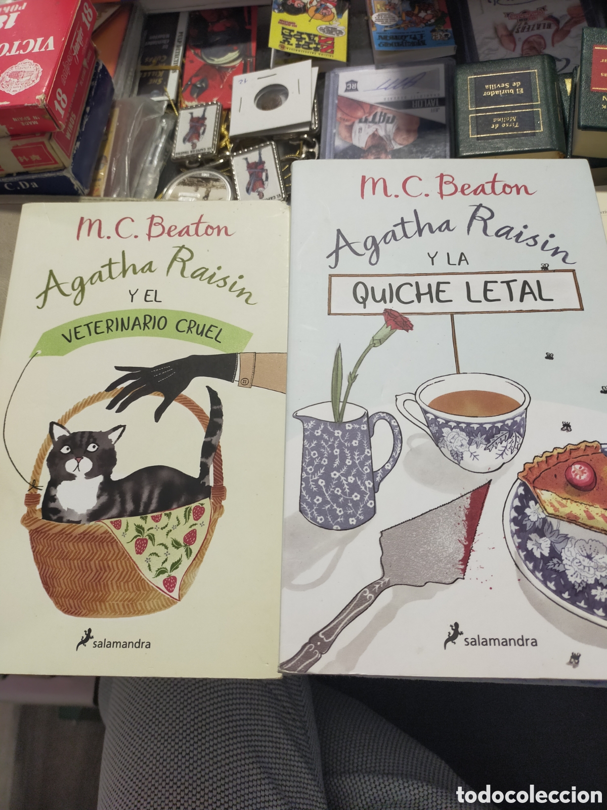 Libros de segunda mano: AGATHA RAISIN LOTE QUICHE LETAL VETERINARIO CRUEL SALAMANDRA MUY BUEN ESTADO