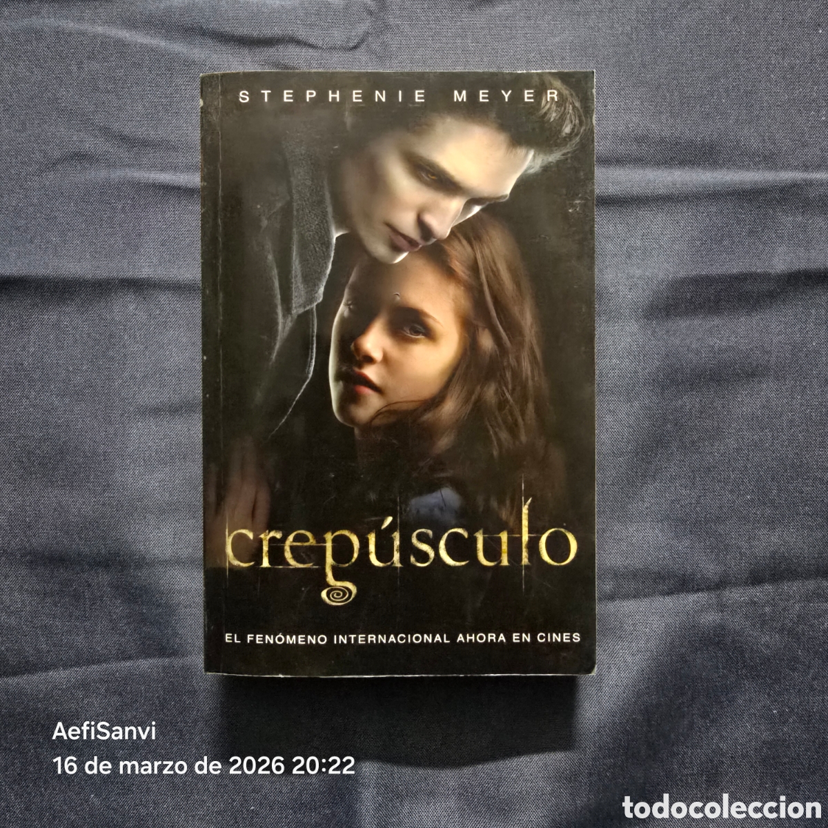 Libros de segunda mano: CREP&Uacute;SCULO (STEPHENIE MEYER) (PUNTO DE LECTURA)